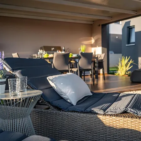 Villa Lila - Sunshine