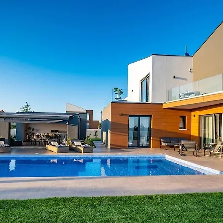 Lila - Sunshine Villa