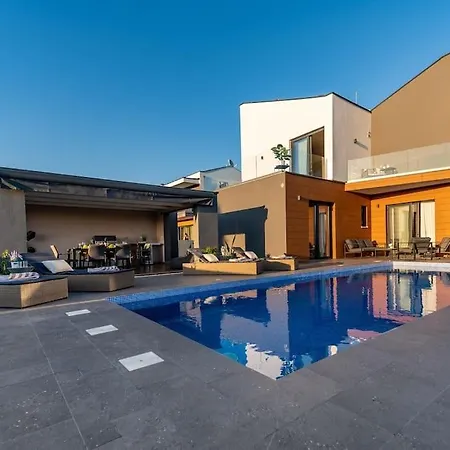 Lila - Sunshine Villa *