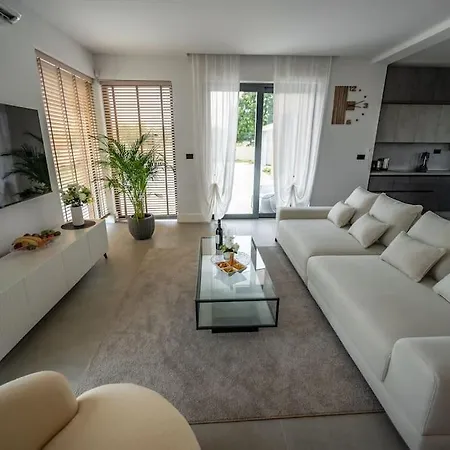 Lila - Sunshine Villa *
