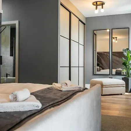 Lila - Sunshine Villa Marcana